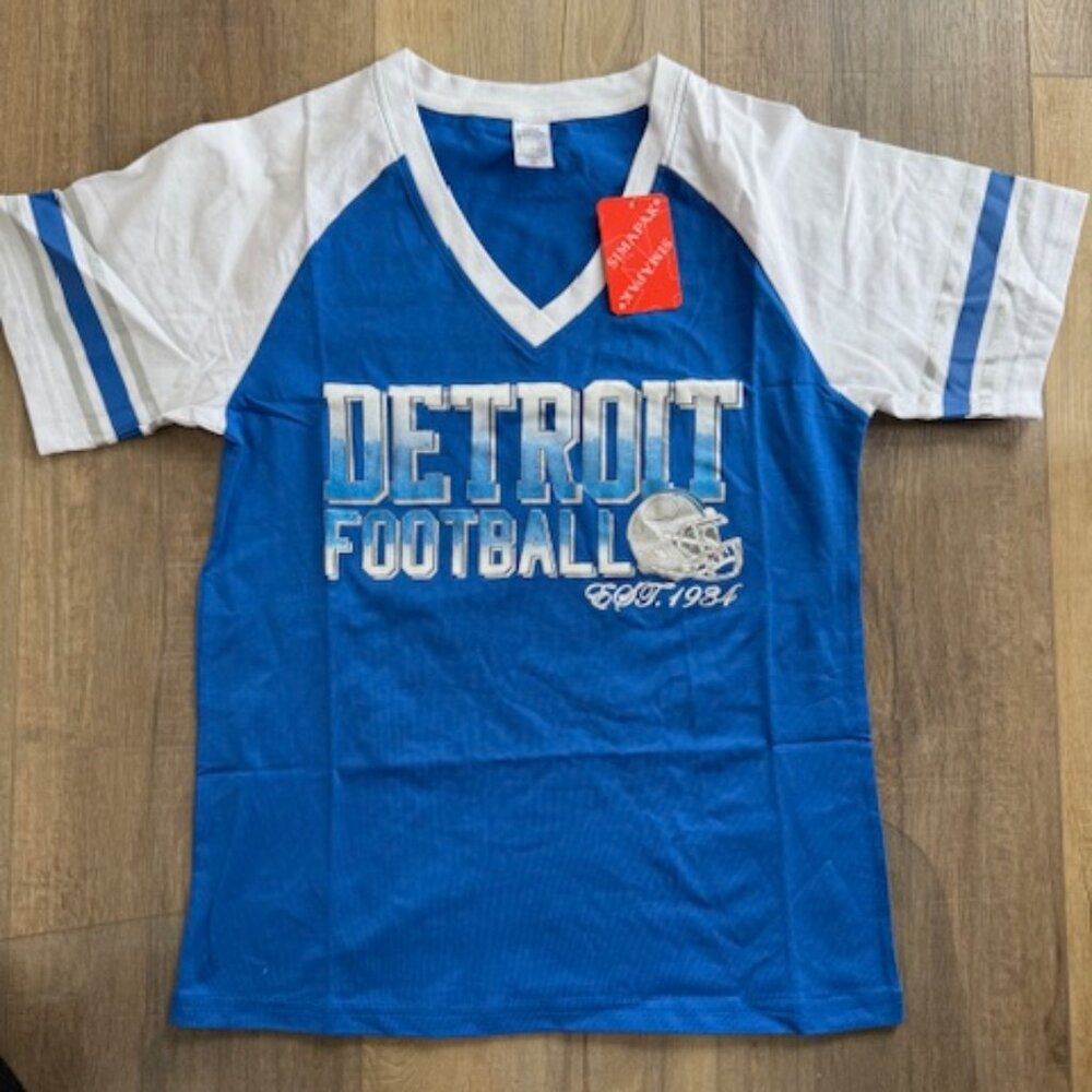 NEW Detroit Lions Football V-Neck Short Sleeve Shirt Women Sz. S
